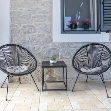 Villa Mustapic By Guide Blace