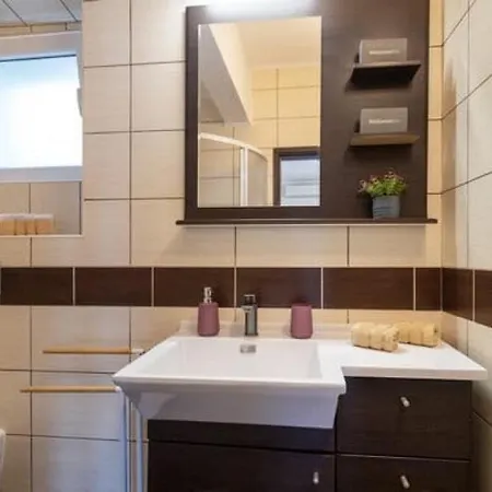 Mustapic By Guide * Blace