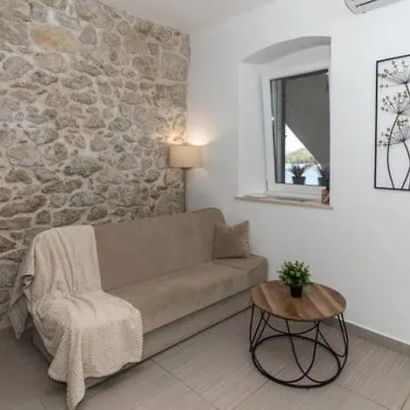 Villa Mustapic By Guide *