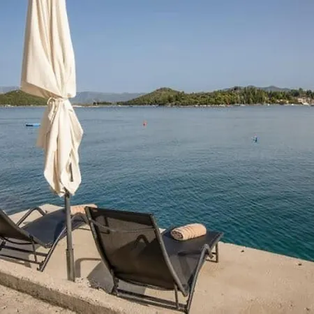 Mustapic By Guide Villa Blace