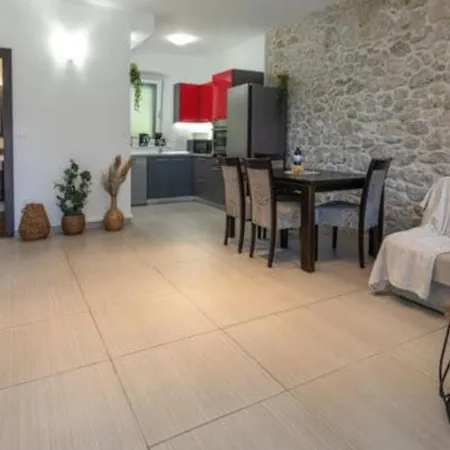 Mustapic By Guide Вилла