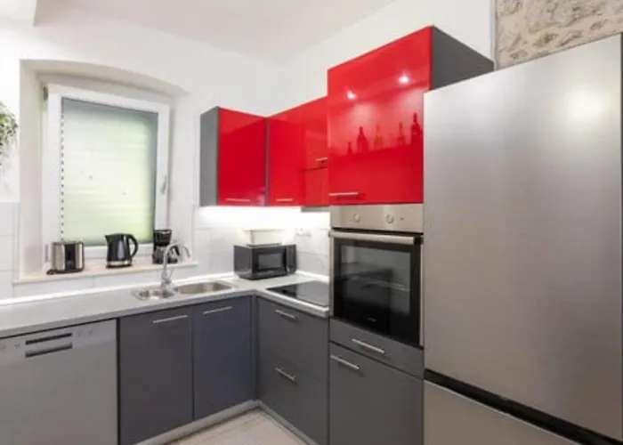 Mustapic By Guide * Блаце